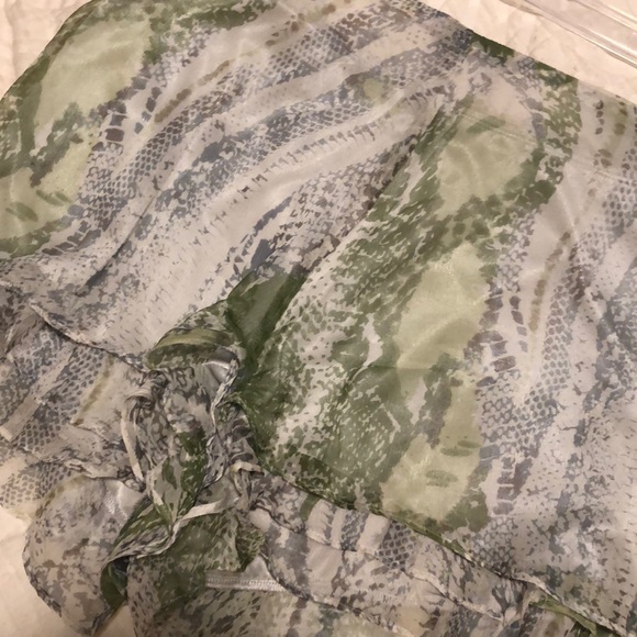 Flowy python shorts - Picture 2 of 2